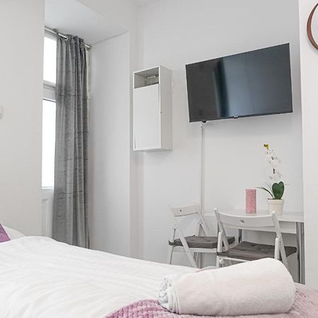 Cozy Room @ Hauptbahnhof - Well Situated & Central Відень Екстер'єр фото